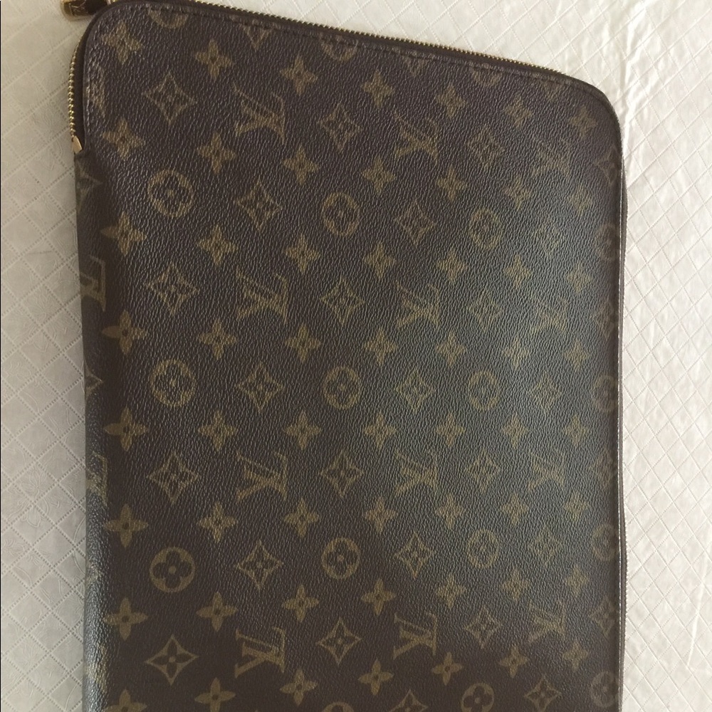 Louis Vuitton Folio /Document Keeper